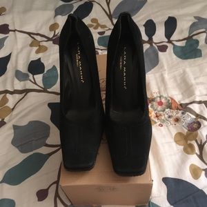 Lara Manni Black Seude Heels